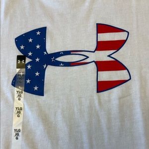 Boys New Under armour Tee shirt Large
